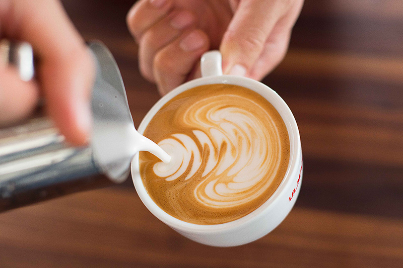 Hướng dẫn c&aacute;ch pha Capuchino