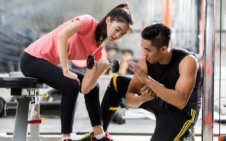 Nhân viên phòng tập thể dục