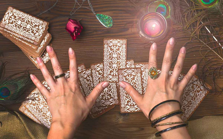B&oacute;i b&agrave;i Tarot như thế n&agrave;o?