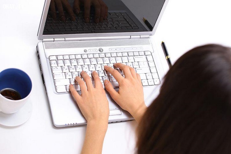 C&oacute; n&ecirc;n nộp hồ sơ xin việc qua mạng hay kh&ocirc;ng?