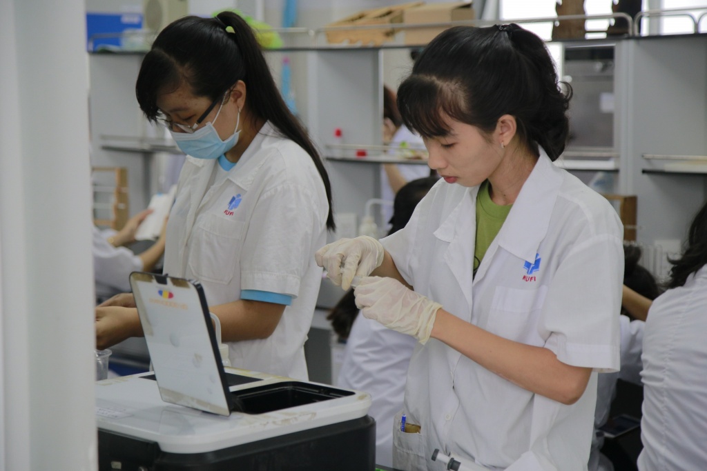 Tuyển sinh ngành kỹ thuật hóa học