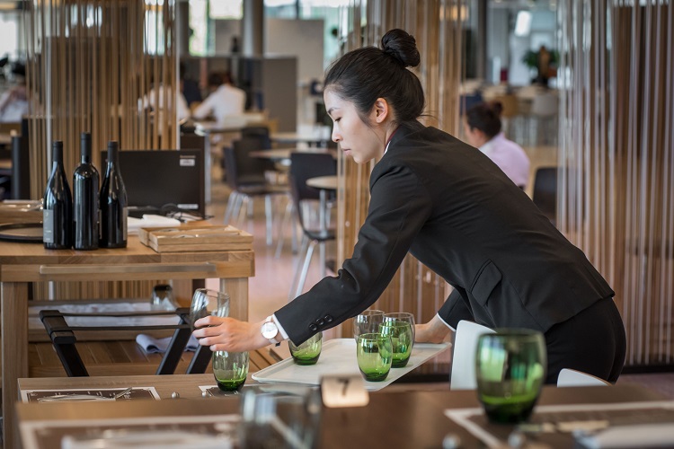 Hospitality l&agrave; g&igrave;? Tất cả những điều bạn cần biết về ng&agrave;nh hospitality