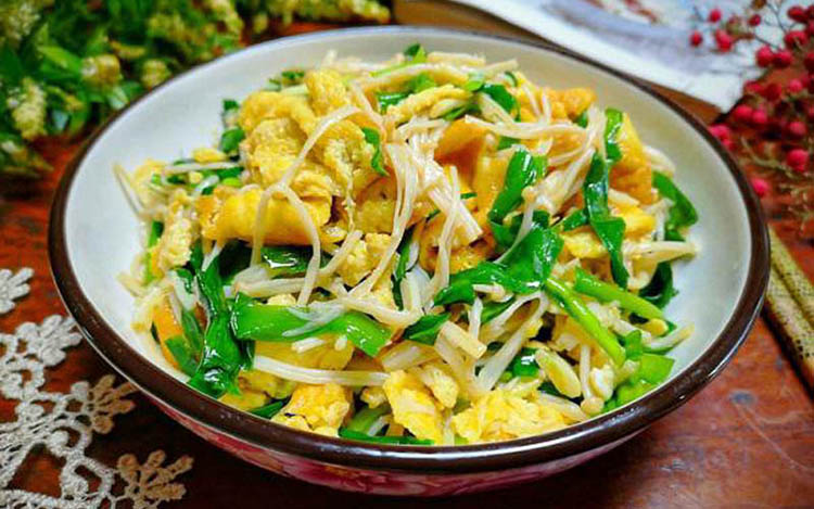 Các tác dụng nấm kim châm khi nấu ăn