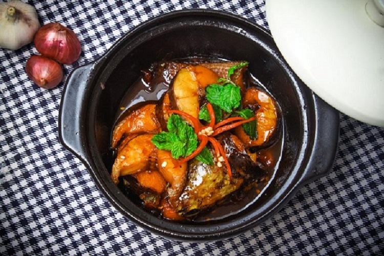 C&aacute;ch nấu c&aacute; tr&ecirc; kho gừng