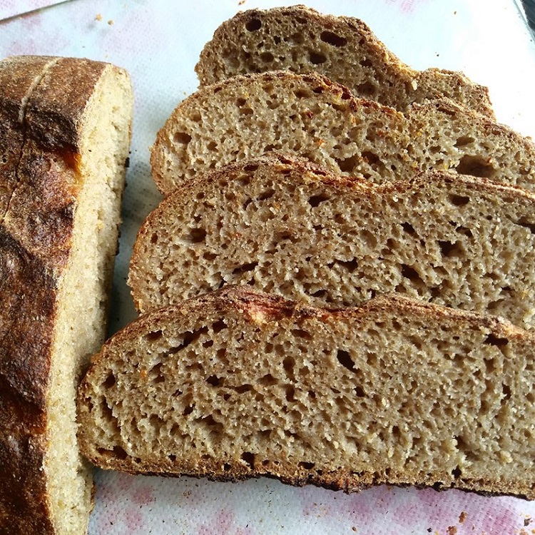 Nguồn gốc b&aacute;nh m&igrave; đen l&agrave; g&igrave;?