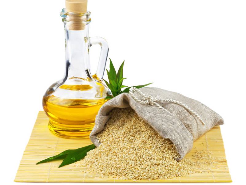 Dầu mè là gì? Tác dụng là gì? Cách sử dụng dầu mè sao cho đúng?