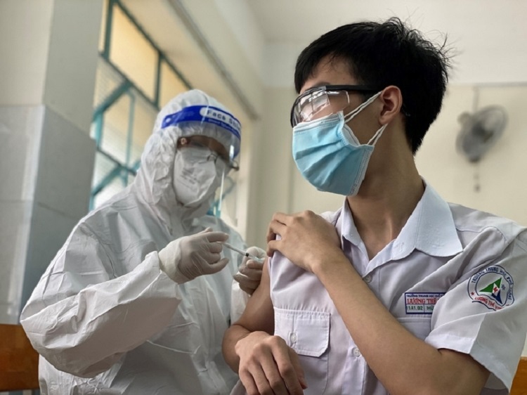Những lưu &yacute; khi ti&ecirc;m vaccine COVID-19 cho trẻ em