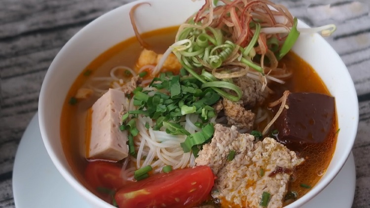 Nấu nước dùng