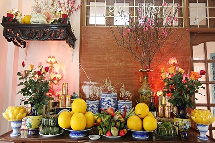 Đồ thờ c&uacute;ng b&agrave;n thờ gia ti&ecirc;n ở trong ng&agrave;y Tết