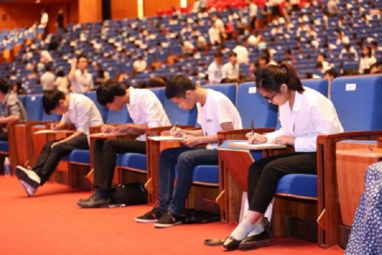 Bắt đầu làm bài thi