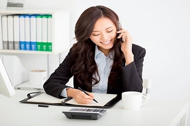Chốt đơn h&agrave;ng th&ocirc;ng qua điện thoại