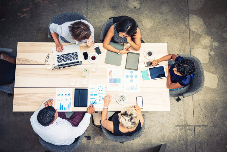 Điều gì khiến khách hàng phải chi một đống tiền cho các Agency Advertising
