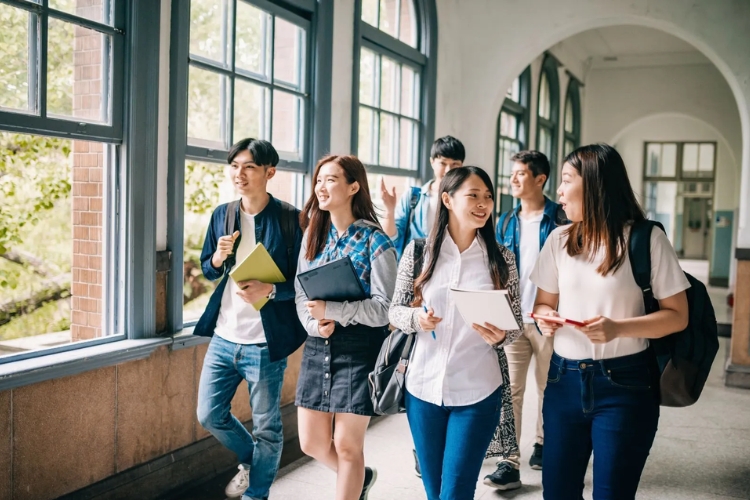 Lợi thế khi học trung cấp là gì? Cách chọn ngành, trường trung cấp phù hợp