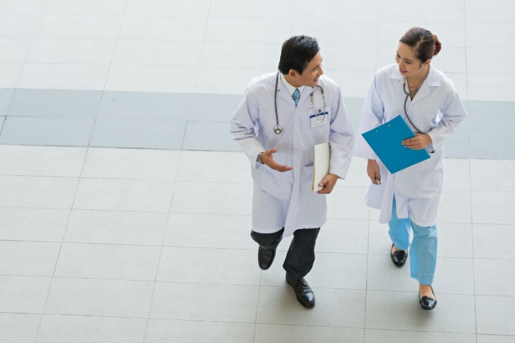 Y sĩ là gì? Những điều cần biết khi đăng ký chương trình đào tạo y sĩ